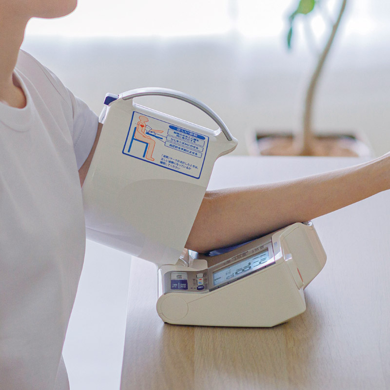 オムロン〈スポットアーム〉デジタル自動血圧計