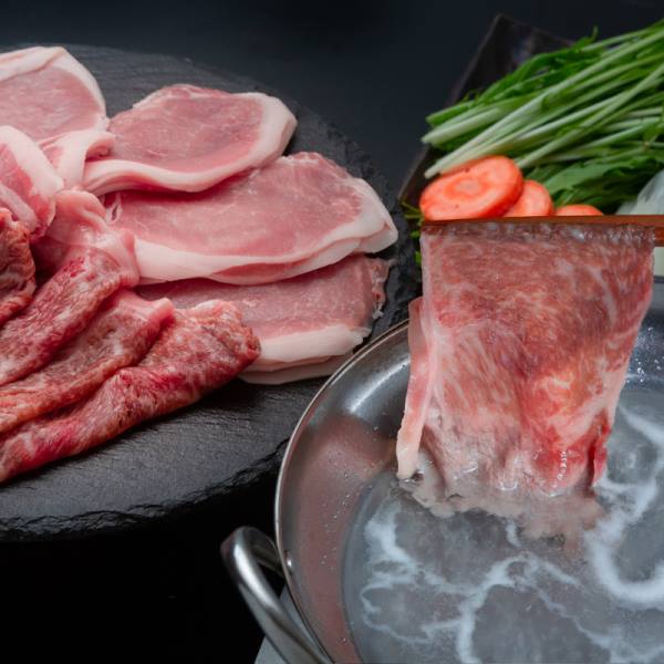 北海道産　黒毛和牛とハーブ豚食べ比べ