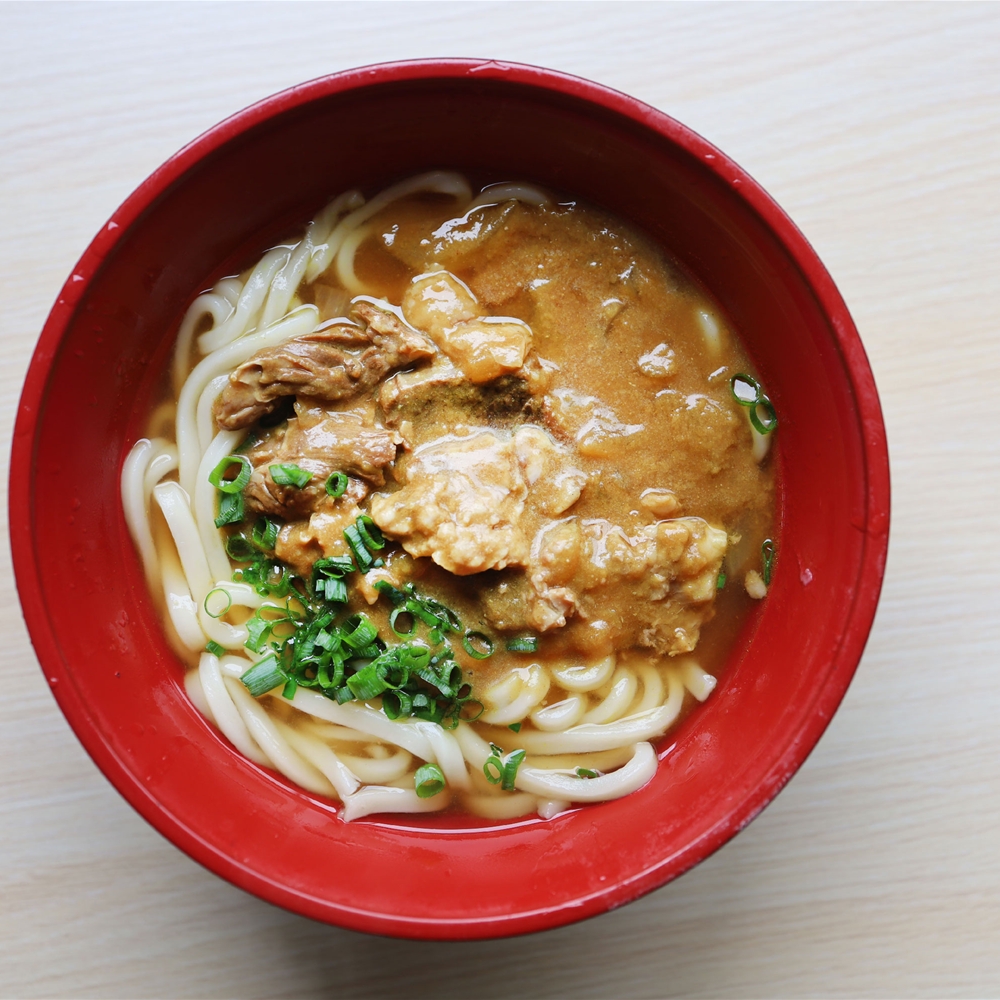 香川 オリーブ牛入り とろけるすじ煮込み＆カレーうどん6人前
