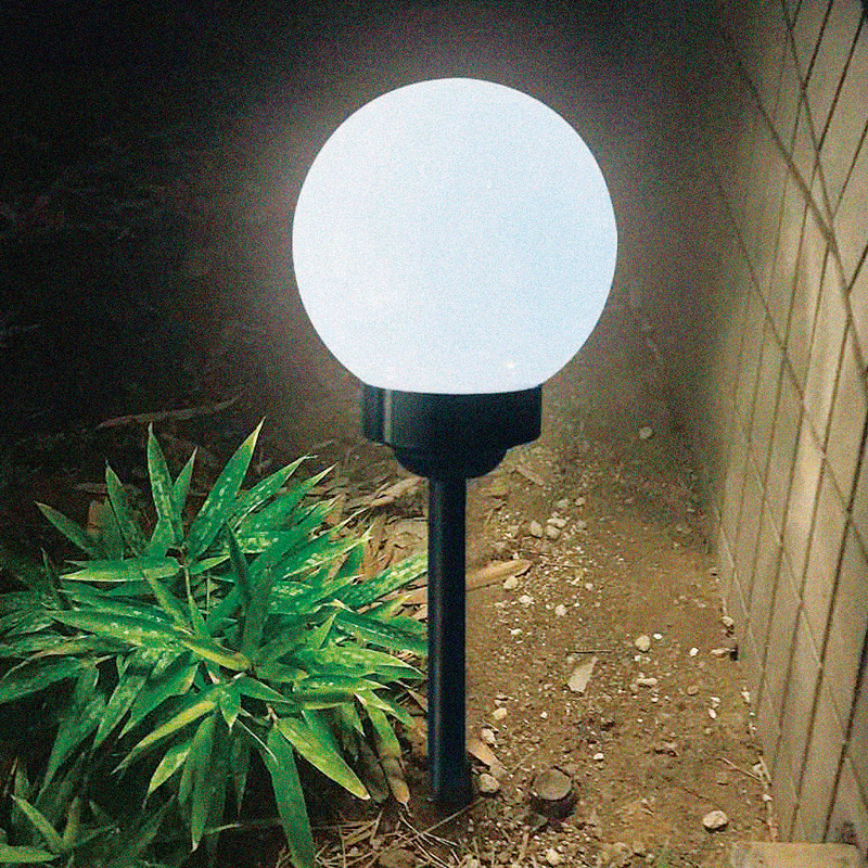 ボール型ソーラー式ガーデンライト