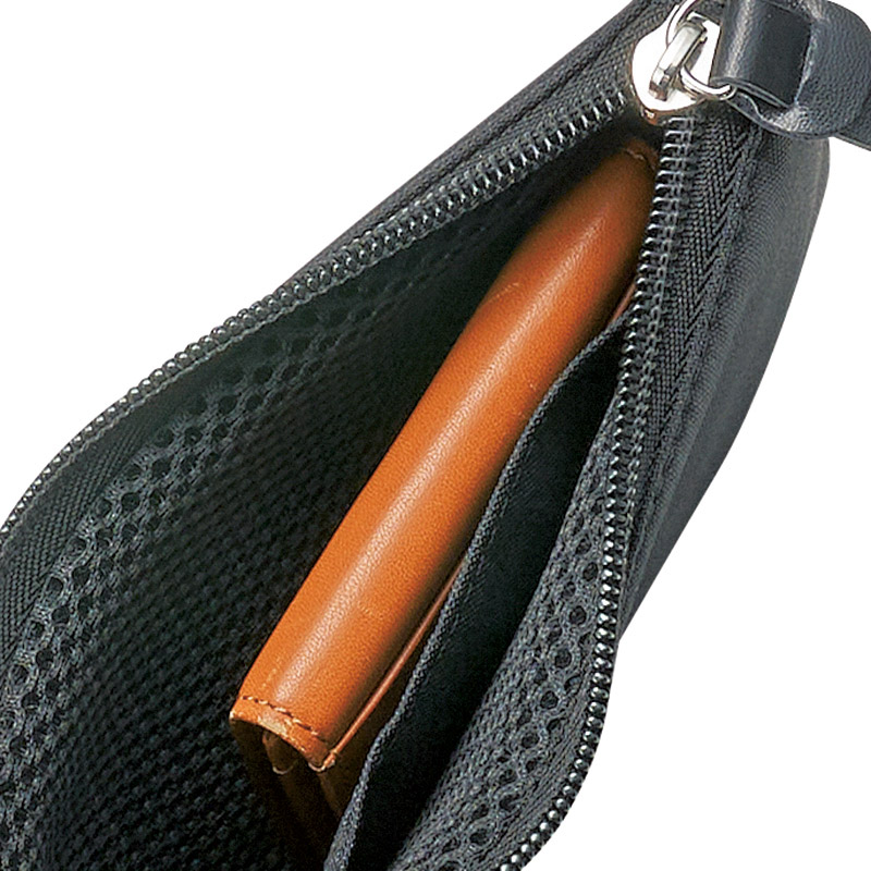 キッピス　　スマートフォンネックポーチ