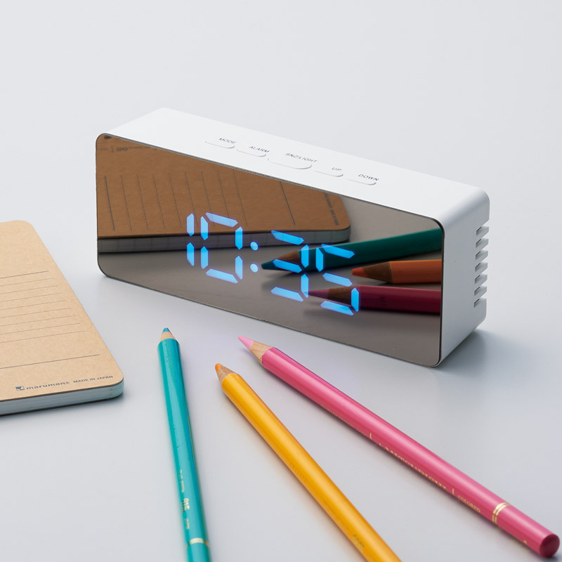 デジタルミラークロック