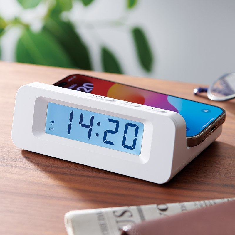 ワイヤレスチャージャークロック