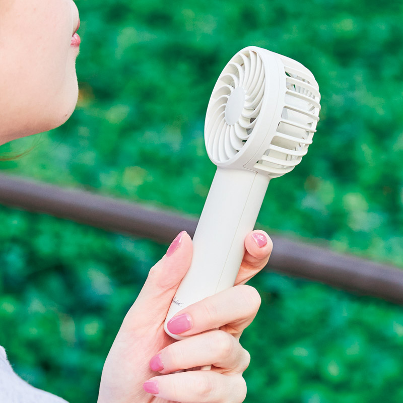 リフィーリン　　コンパクトハンディファン(カラビナ付)