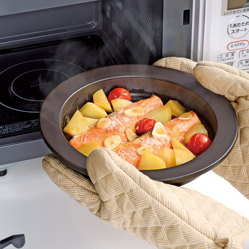 マジカリーノ　　レンジで発熱する皿24cm