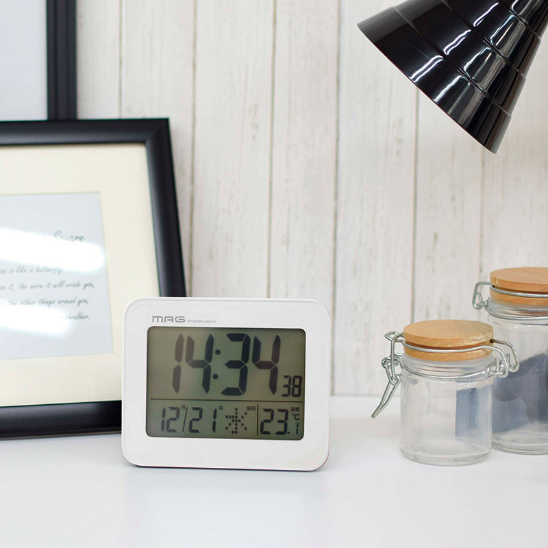 マグ　　デジタル電波時計ファルマン