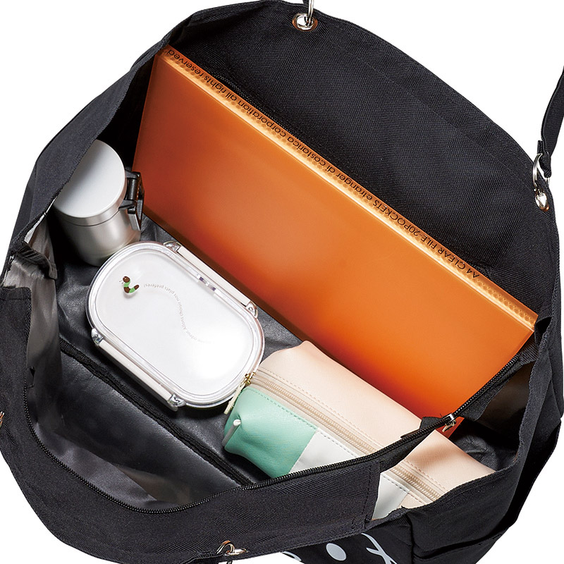 ハローキティ　　ストロベリートートバッグ ブラック