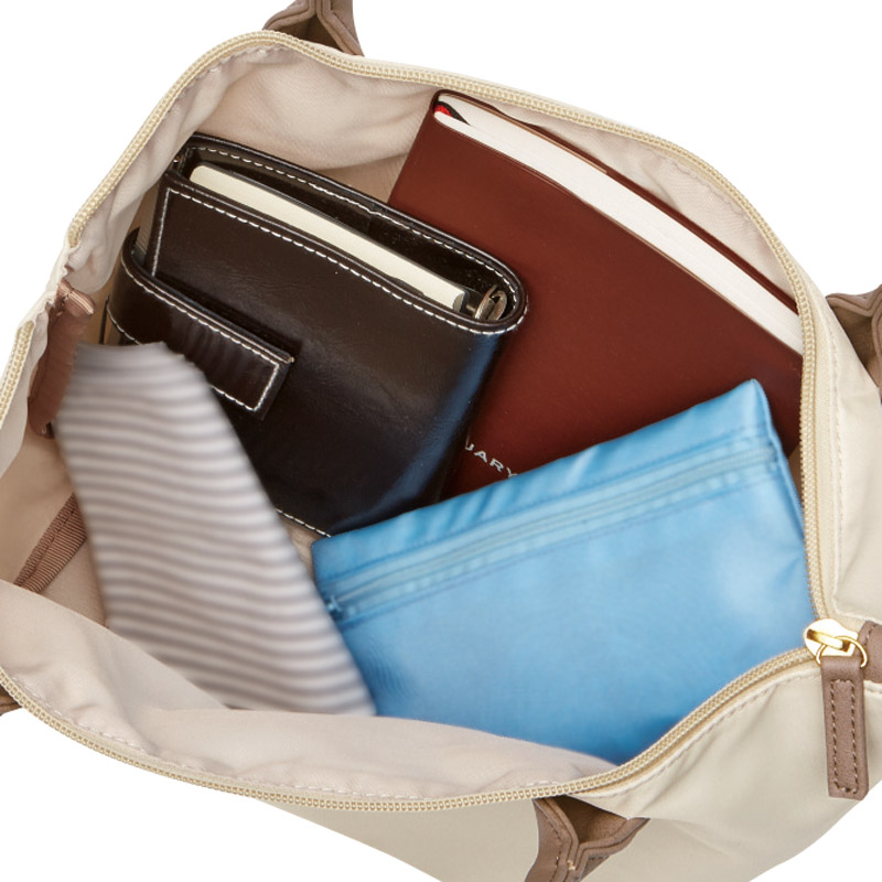 イルムス　　ハンドバッグ