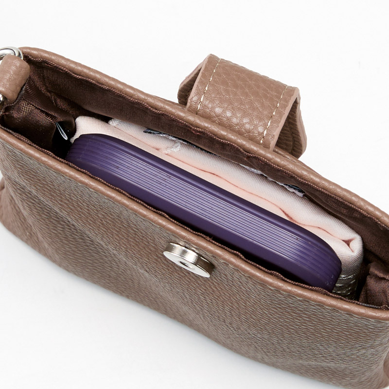 キャティフェラーリ　　スマホポシェット