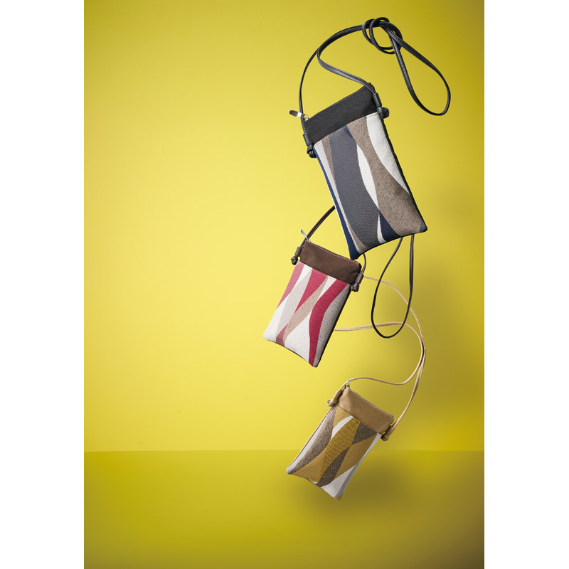 愛知県産尾州織スマホポシェット