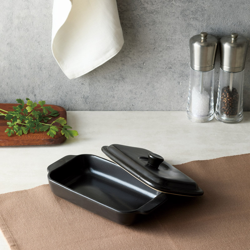 マジカリーノ　　レンジで発熱する角型皿(蓋付)