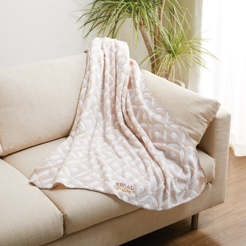 リーガル　　ふわふわニューマイヤーハーフ毛布