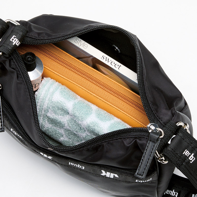 ジュンコ コシノ イコール　　ショルダーバッグ