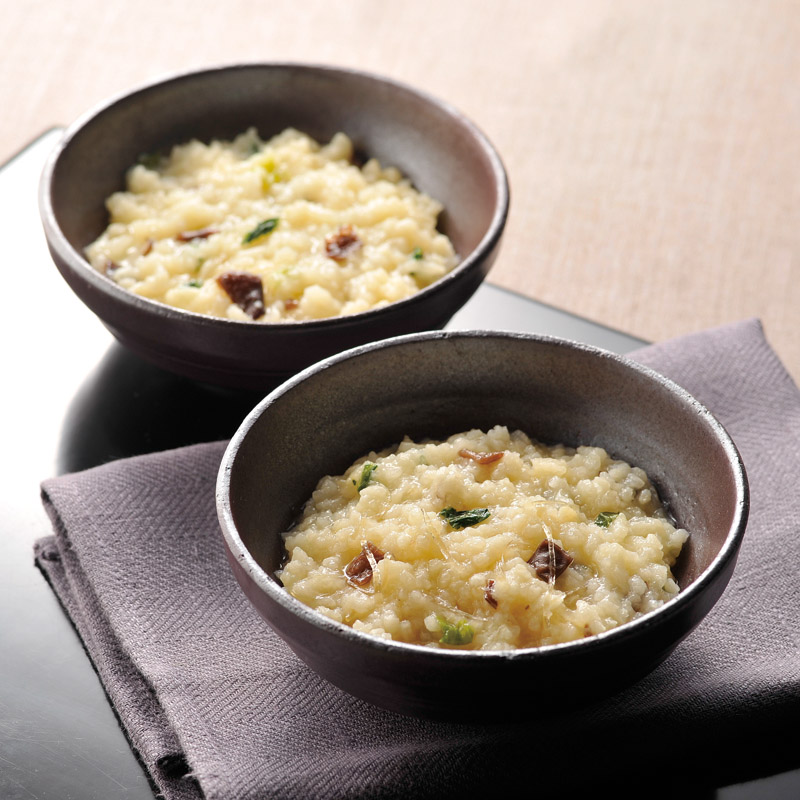 　〈銀座鹿鳴春〉　鱶鰭粥(ふかひれかゆ)8食