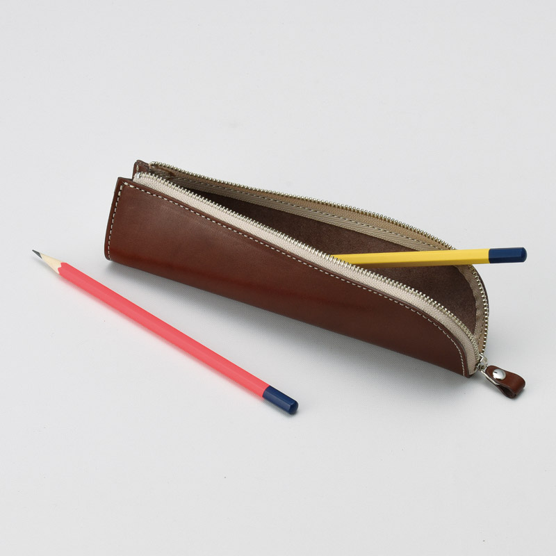 made in underground osaka.japan　　ヌメ革ペンケース