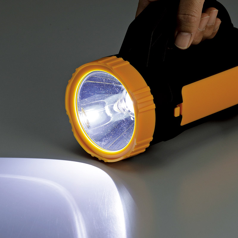 セーブインダストリー　　乾電池でも使用できる充電式5Wサーチライト