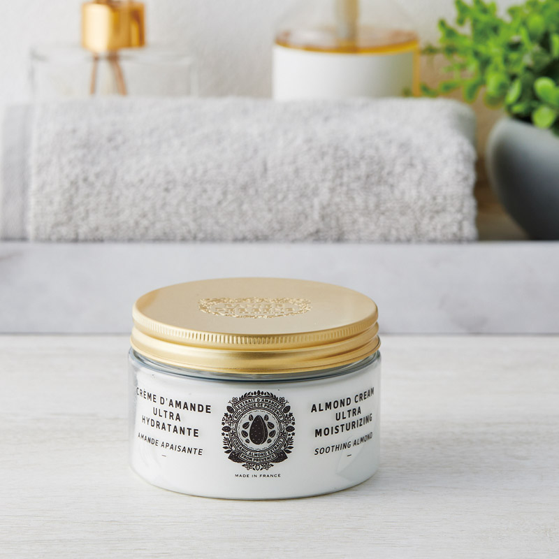 パニエデサンス　　アーモンドボディクリーム