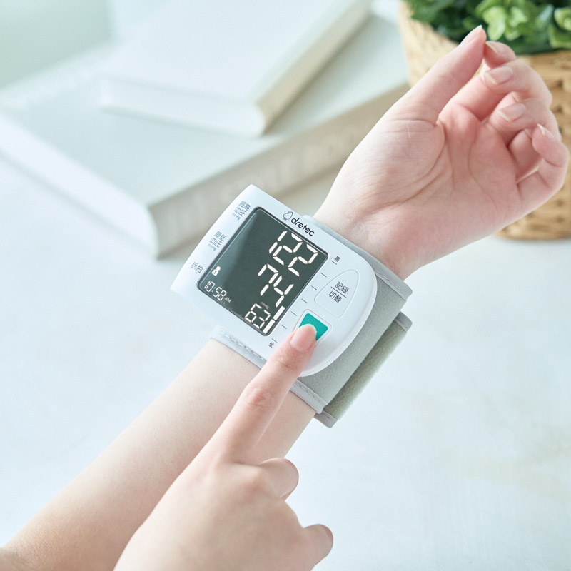 ドリテック　　手首式血圧計
