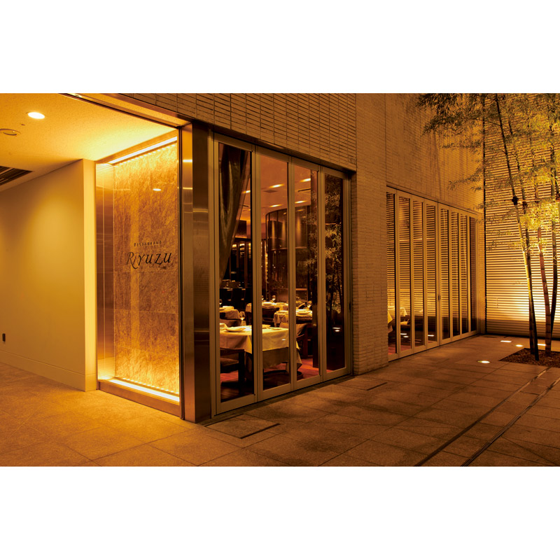 レストランリューズ　　濃厚デミグラスソースハンバーグとビーフシチュー