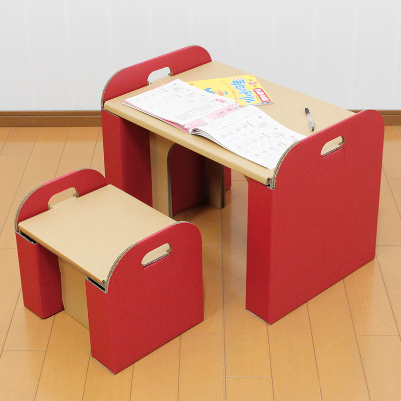 ダンボールの机&イス