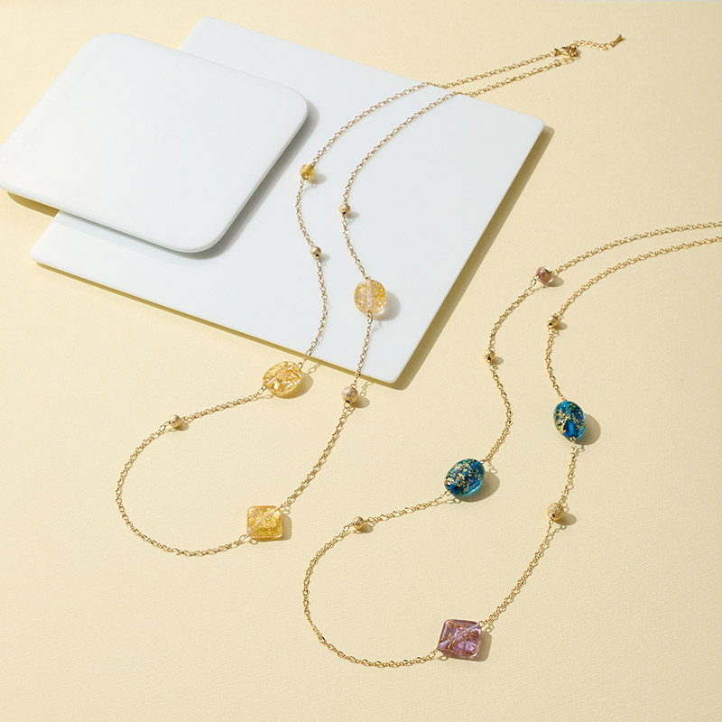 　金箔ガラスネックレス