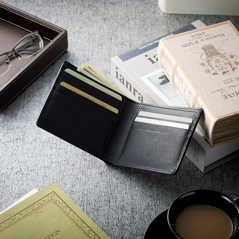 　日本製牛革二つ折り財布(ブラック)