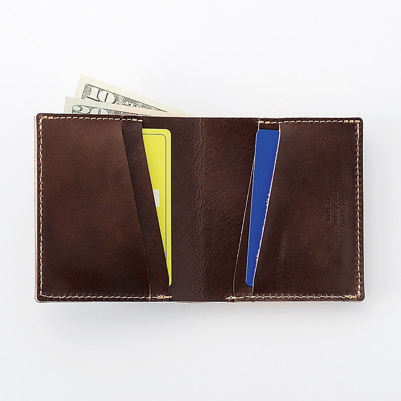 　ヌメ革二つ折り財布