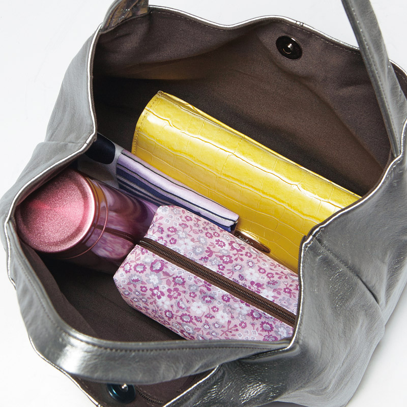 　牛革手提げバッグ