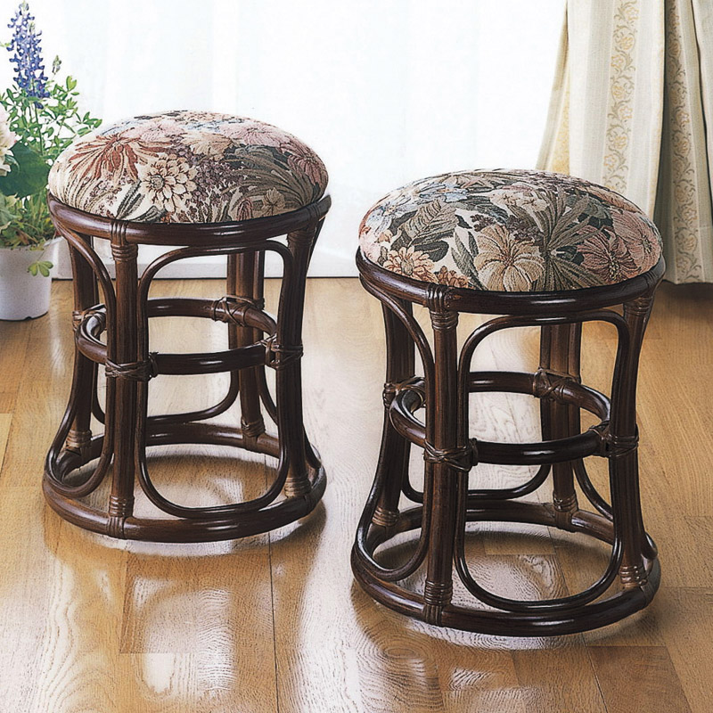 籐クッション付スツール2個組