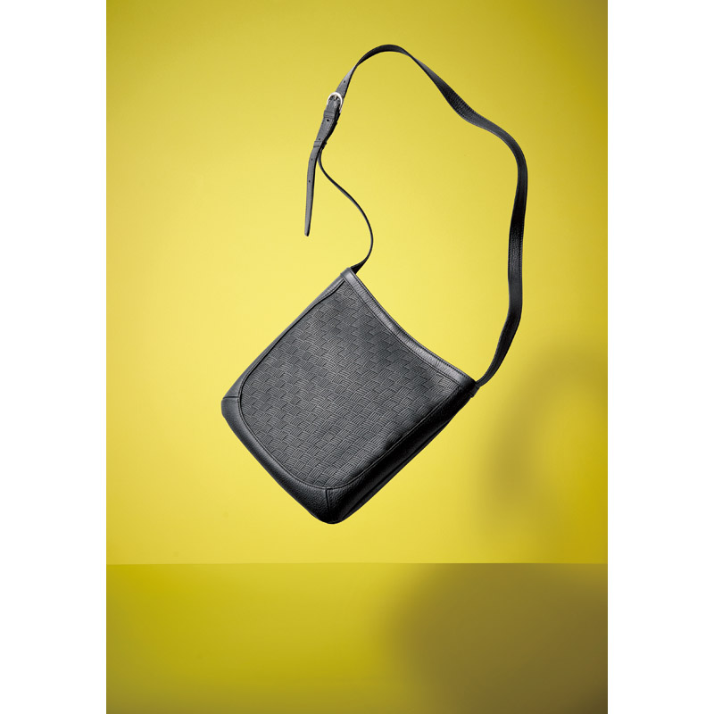 　日本製牛革ショルダーバッグ