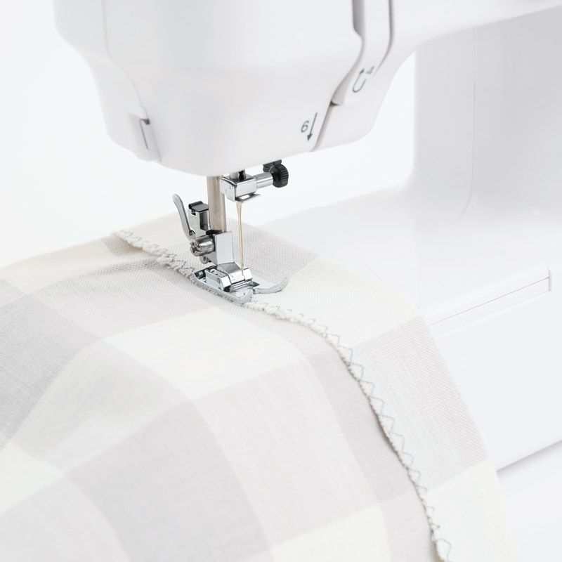 自動糸調子電子ミシン