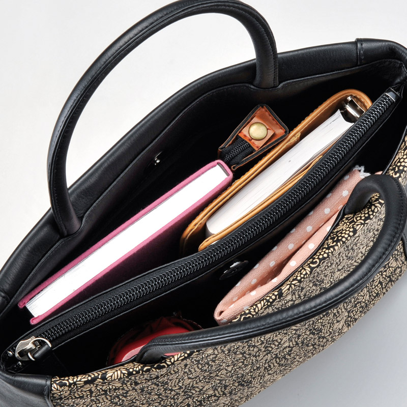 　両あおり手提げバッグ